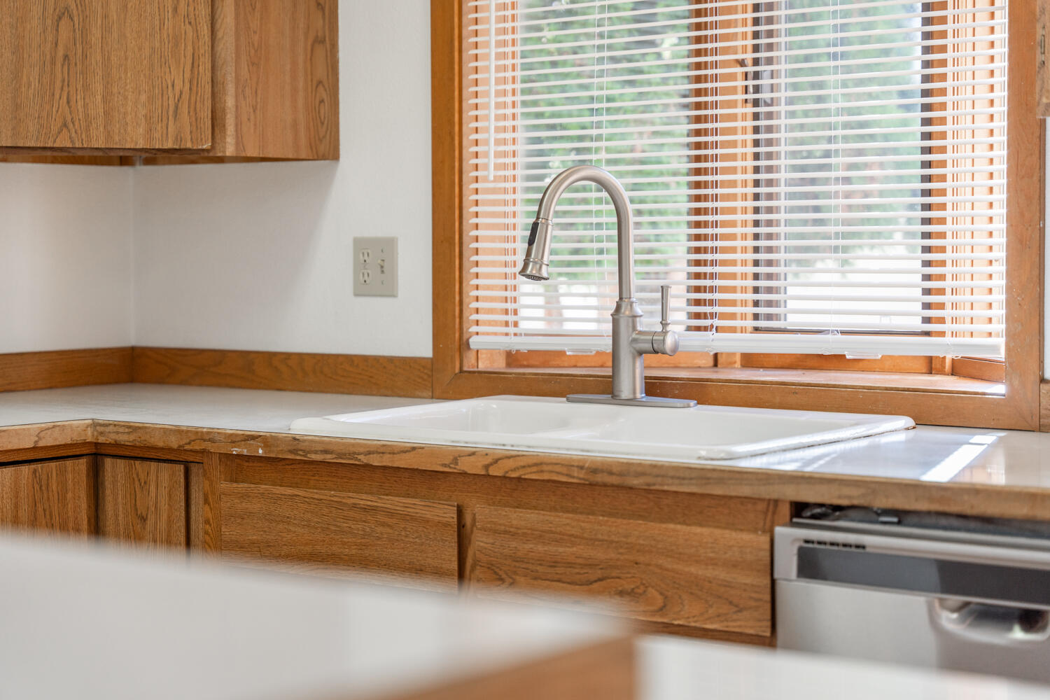 1050 Northeast Butler Market Road, Unit 24 Bend, OR 97701 - Photo 3 of 30 Sunny,open kitchen