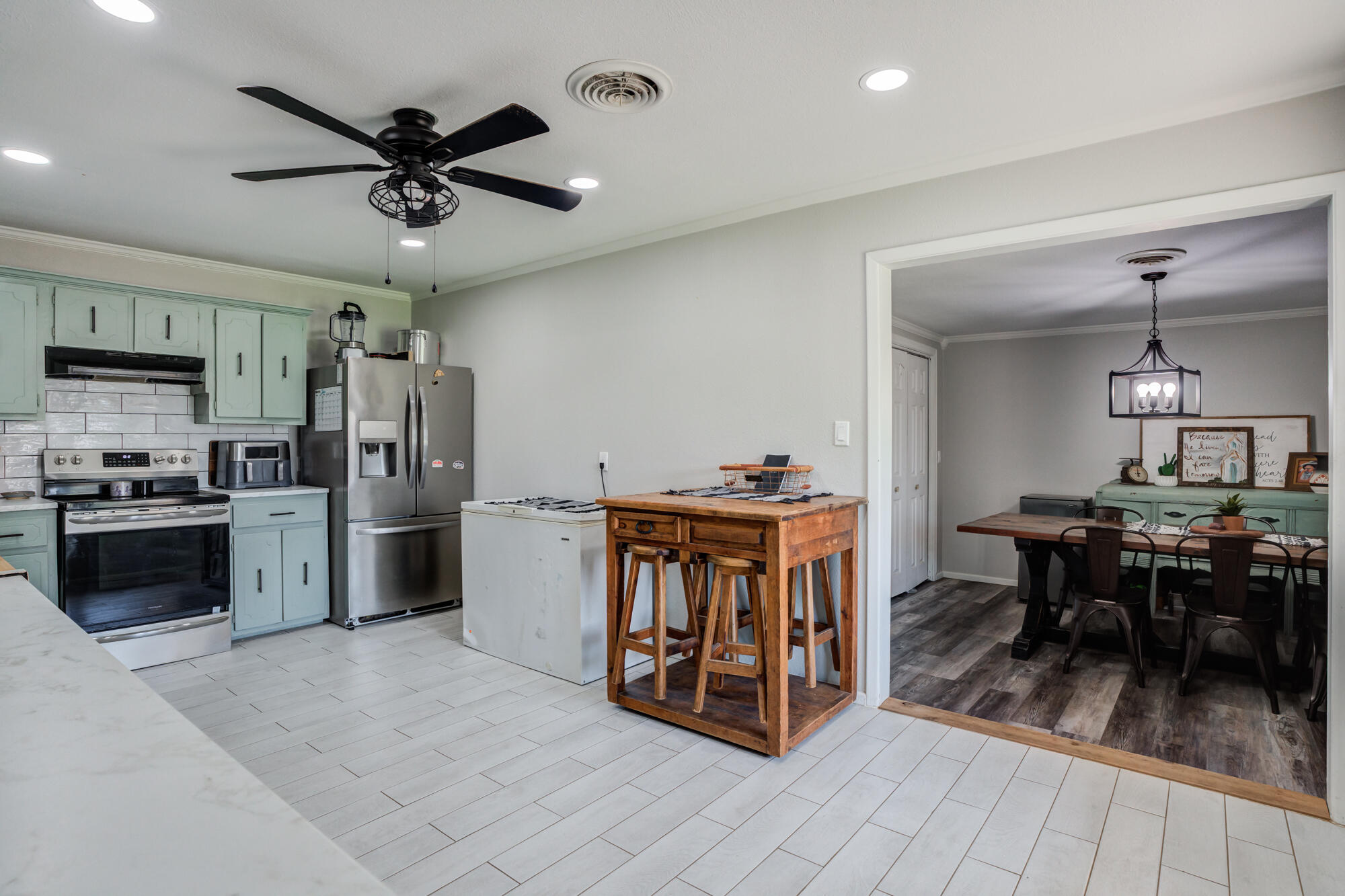 811 Borger Plainview, TX 79072 - Photo 12 of 32 811-Borger_Plainview-TX_9_Kichen
