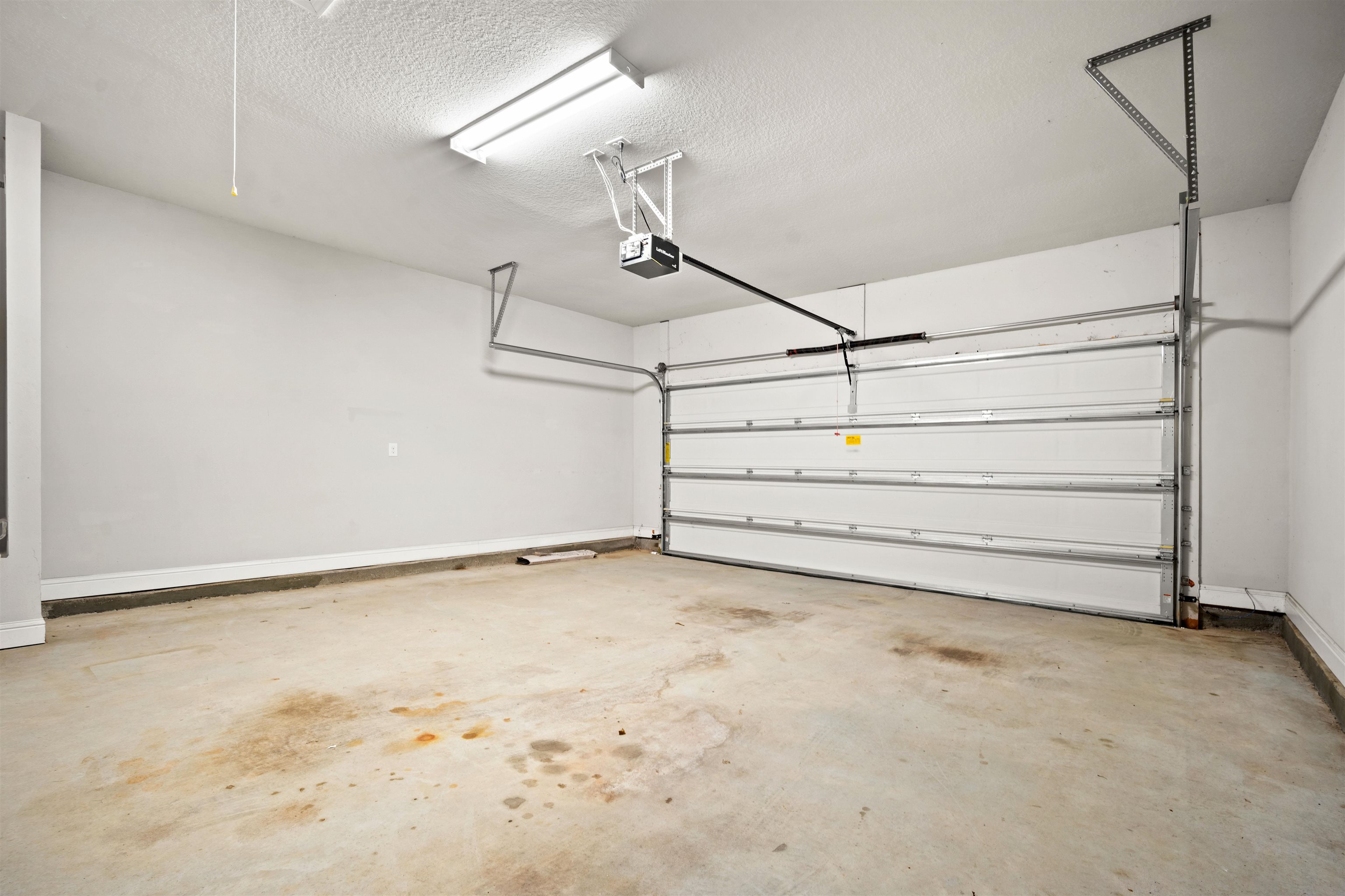 24479 Kipling Court Daphne, AL 36526 - Photo 23 of 41 Garage