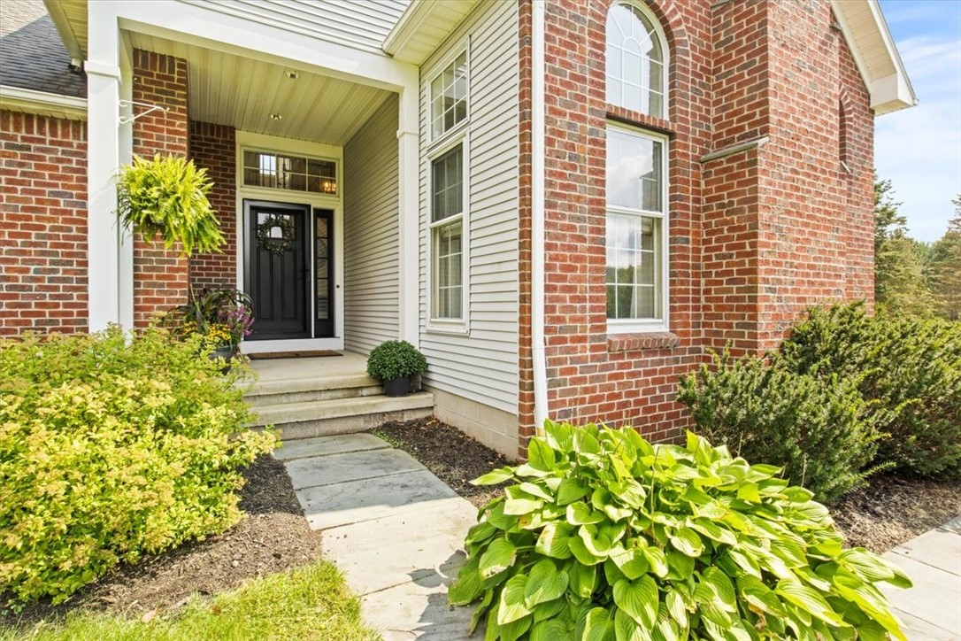 2 Hawks View Mendon, NY 14472 - Photo 3 of 47