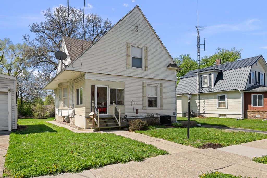 505 East Main Street Morrison, IL 61270 - Photo 1 of 35