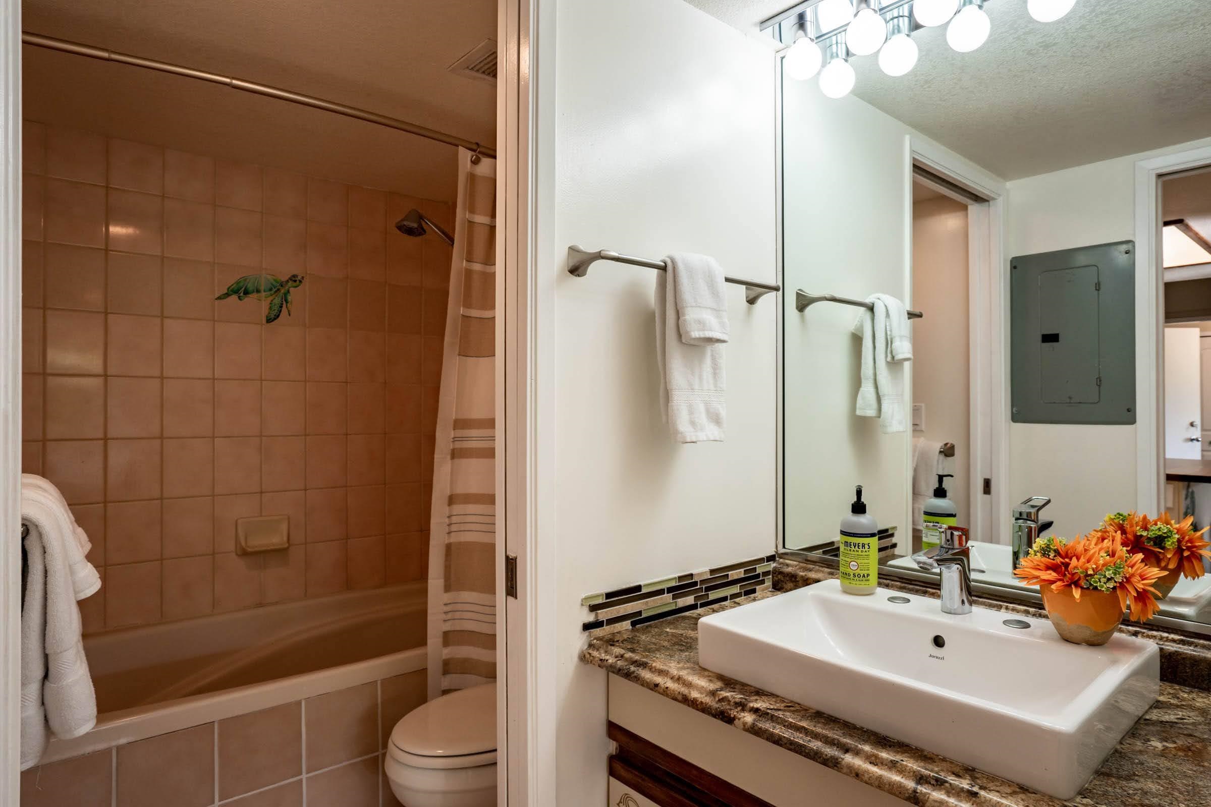 2575 South Kihei Road, Unit G209 Kihei, HI 96753 - Photo 15 of 27 a bathroom with a sink toilet and shower
