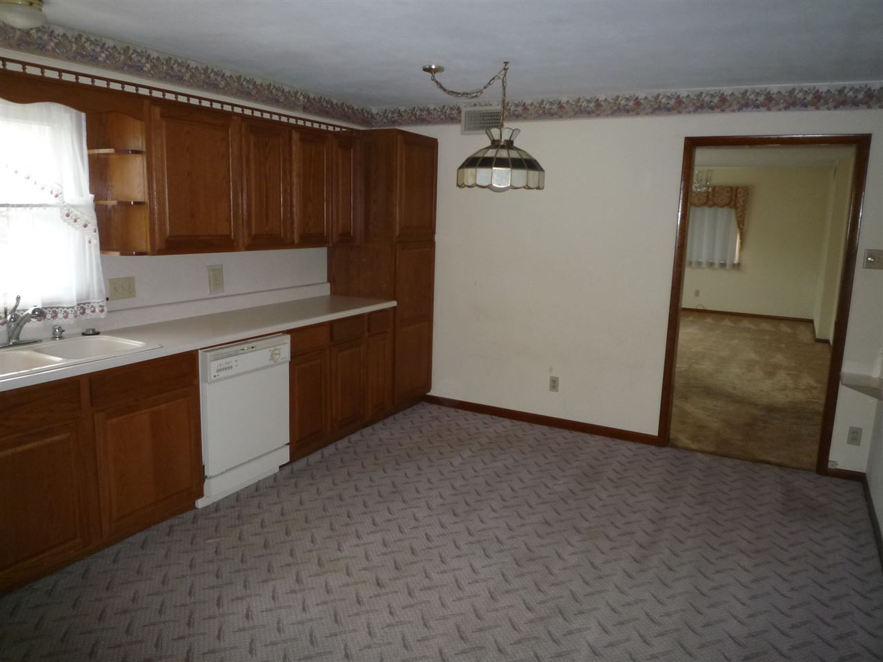 1734 Magnolia Road Vincennes, IN 47591 - Photo 5 of 12 Gallery Image 5