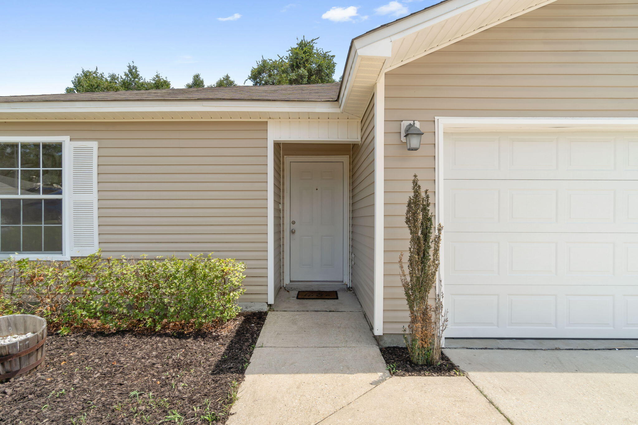 218 Cabana Way Crestview, FL 32536 - Photo 4 of 35 a view of a back yard of the house