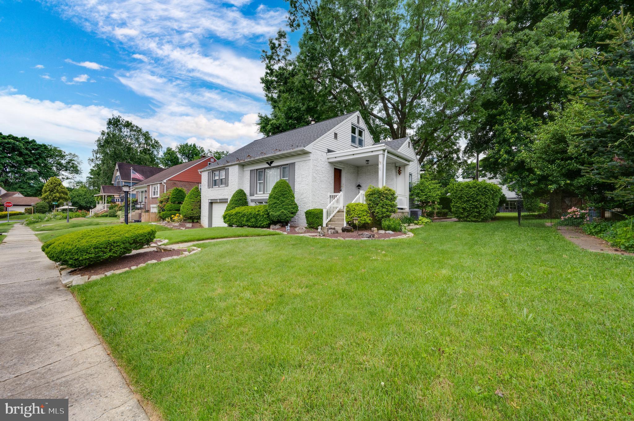 119 Eric Avenue Reading, PA 19607 - Photo 3 of 40 Front right of house
