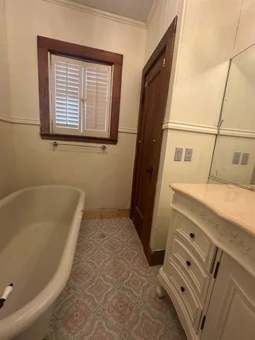 $350,000 | 206 East Sandstone Street, Llano, TX 78643