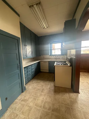 $350,000 | 206 East Sandstone Street, Llano, TX 78643