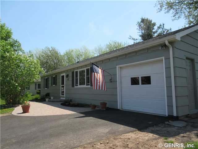 47 Fawn Ridge Road Henrietta, NY 14467 - Photo 1 of 1 Exterior Front
