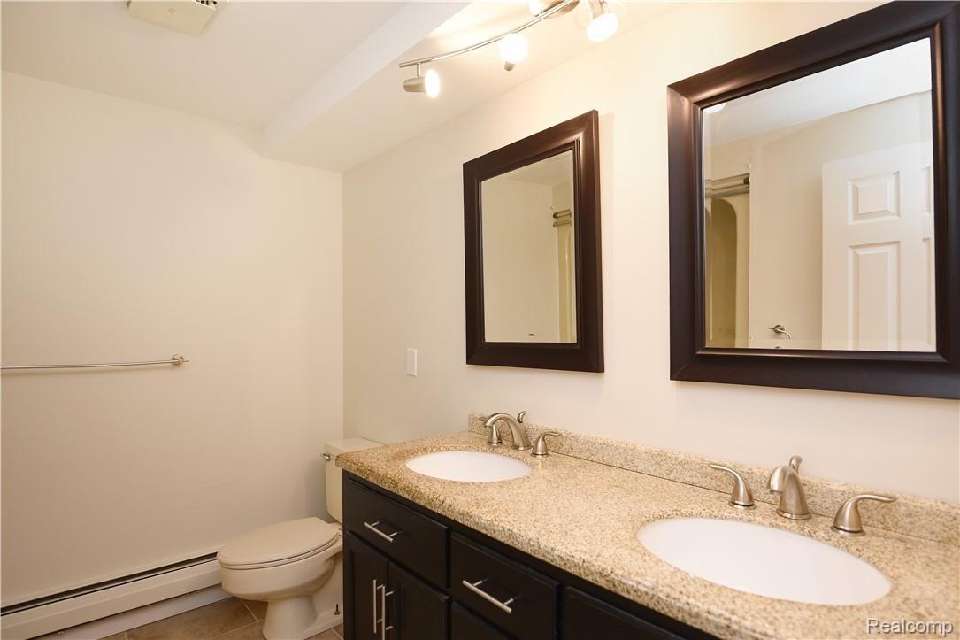 271 Stonetree Circle Rochester, MI 48309 - Photo 27 of 38 271 Stonetree Circle_27.JPG