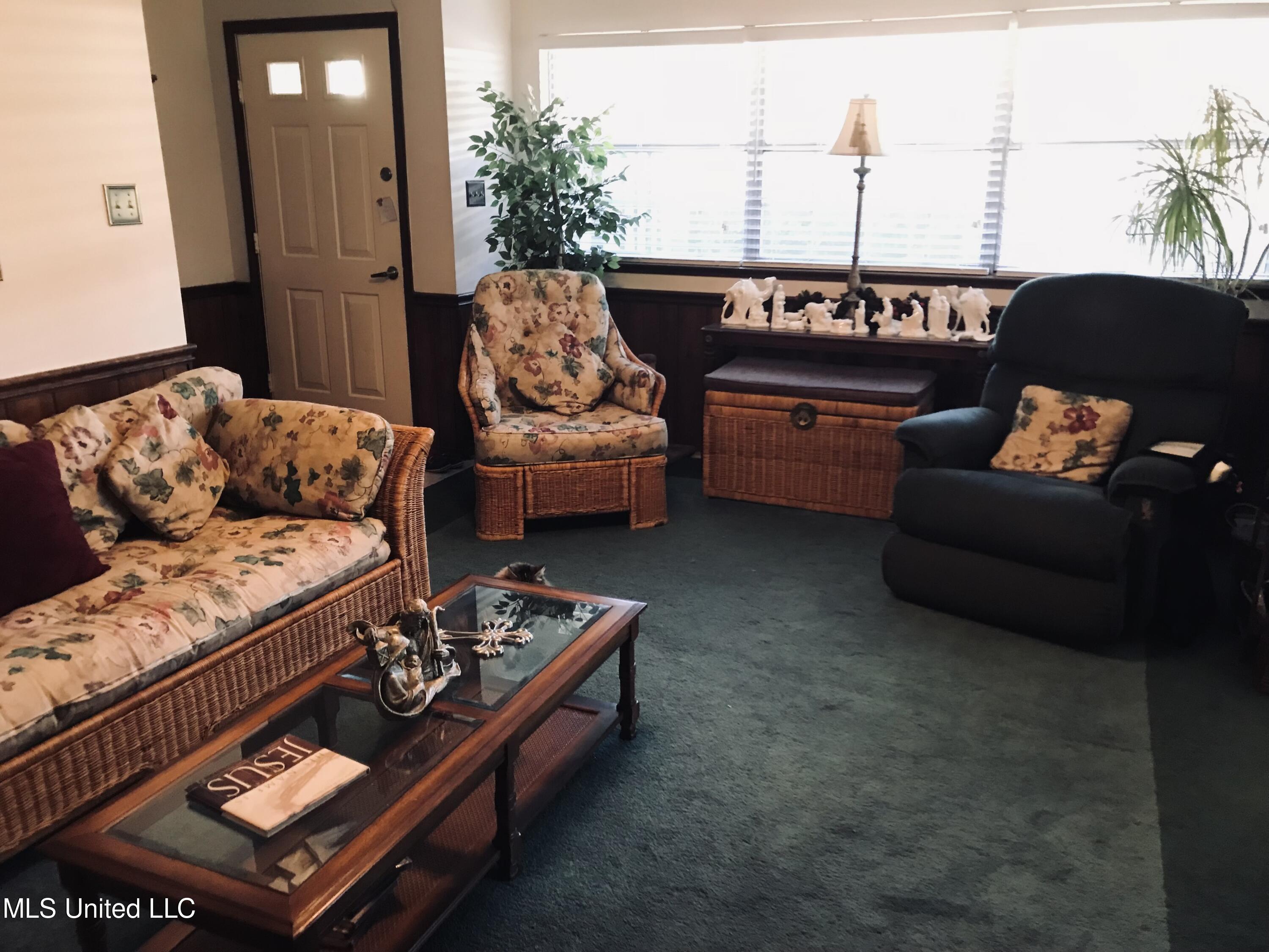 5040 Beatline Road Long Beach, MS 39560 - Photo 4 of 29 A Living