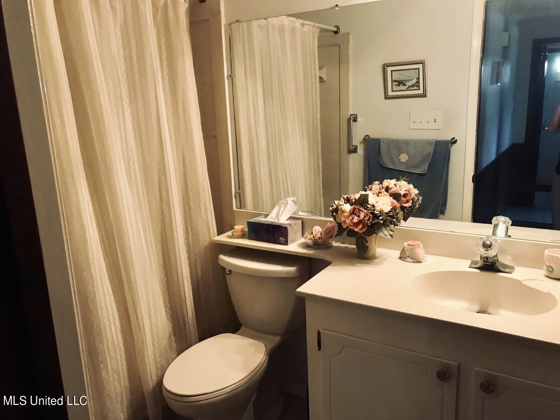 5040 Beatline Road Long Beach, MS 39560 - Photo 8 of 29 A Hall Bath