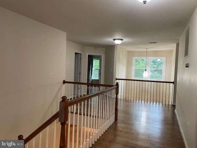 9419 Spruce Tree Circle Bethesda, MD 20814 - Photo 11 of 26 Upper level hallway