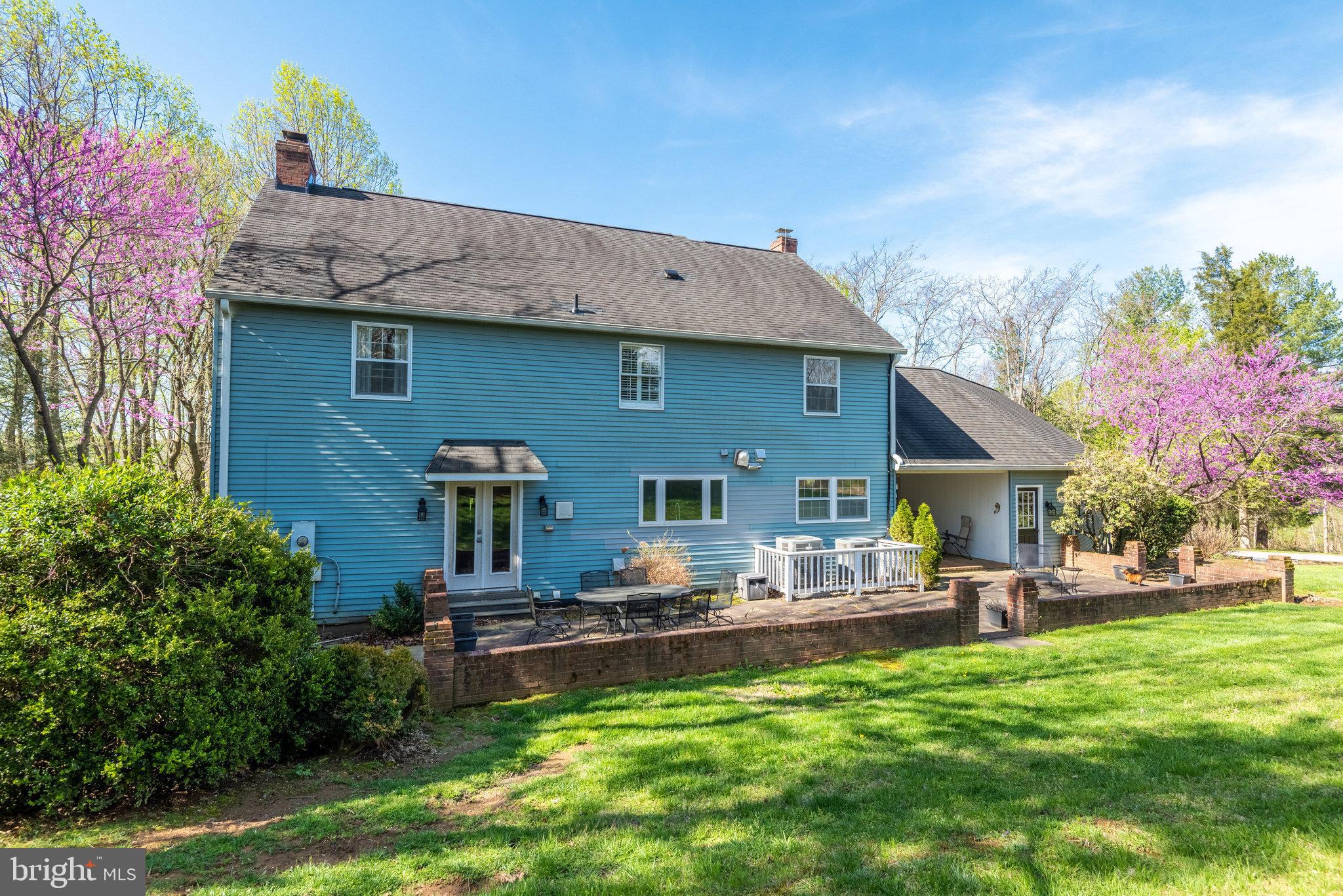 17890 Dry Mill Road Leesburg, VA 20175 - Photo 16 of 73 Plenty of sunshine on the back.