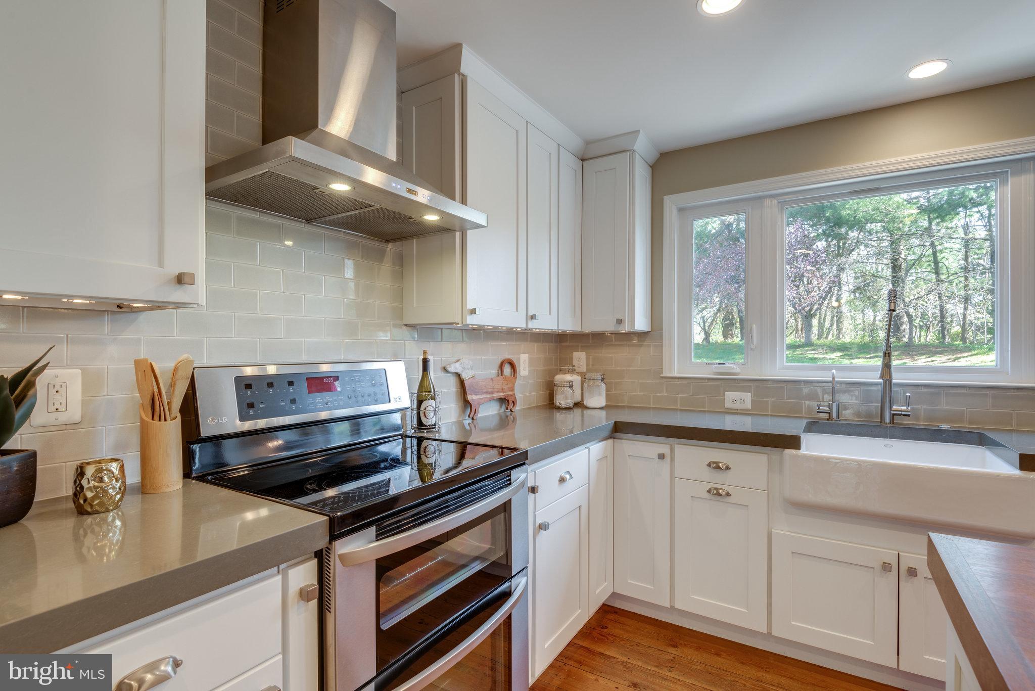 17890 Dry Mill Road Leesburg, VA 20175 - Photo 33 of 73 Ready for the chef. SS appliances.