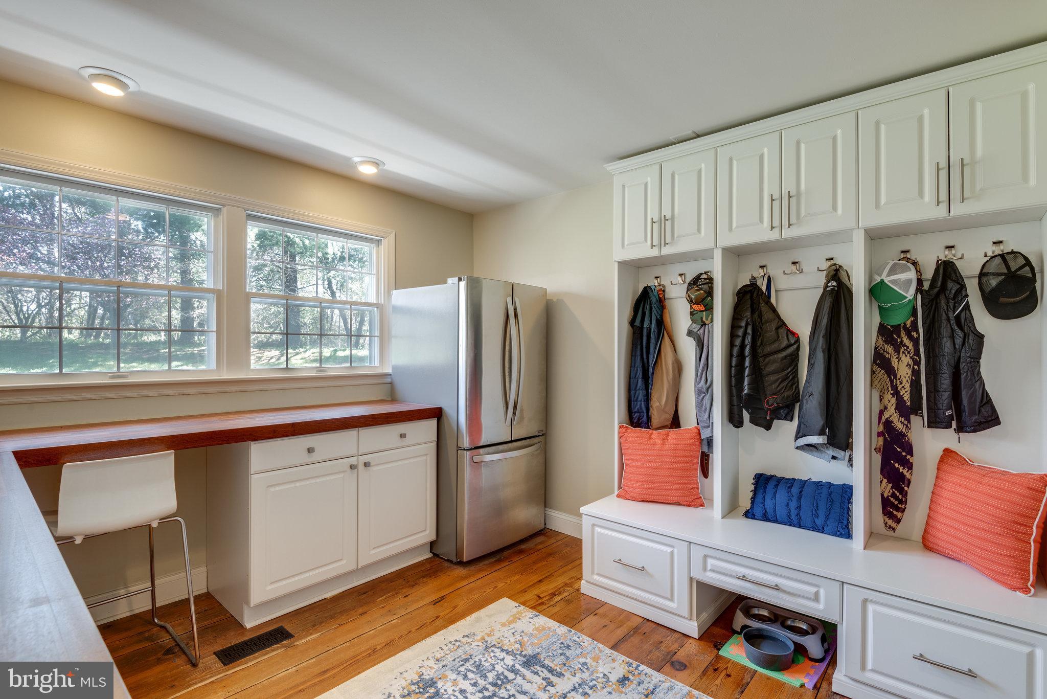 17890 Dry Mill Road Leesburg, VA 20175 - Photo 38 of 73 Perfect to keep things organized.