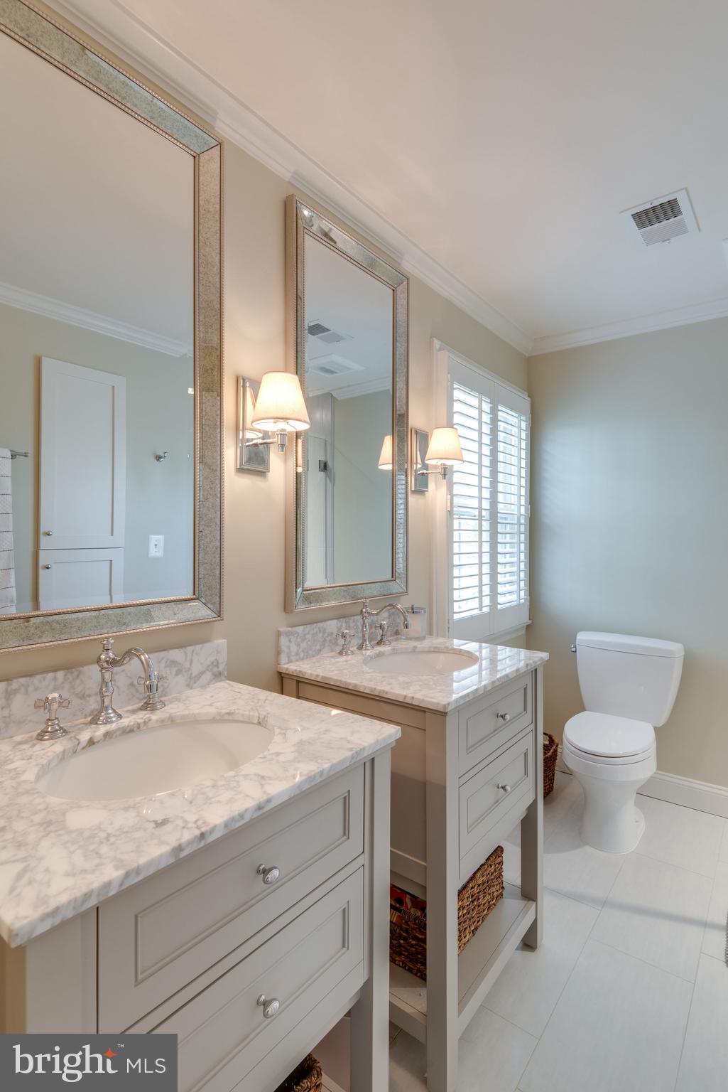 17890 Dry Mill Road Leesburg, VA 20175 - Photo 47 of 73 Separate sinks keep for each person