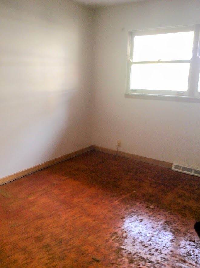 Undisclosed Address North Riverside, IL 60546 - Photo 6 of 12 an empty room with a window