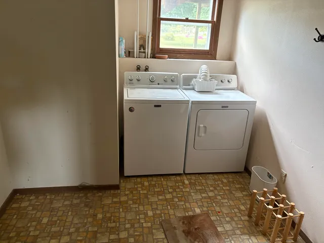 $275,000 | 230 Harvest Court, Manitowoc, WI 54220