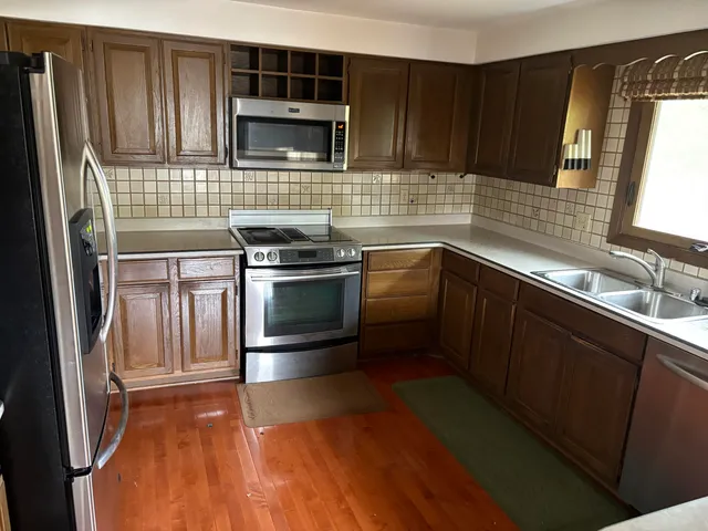 $275,000 | 230 Harvest Court, Manitowoc, WI 54220