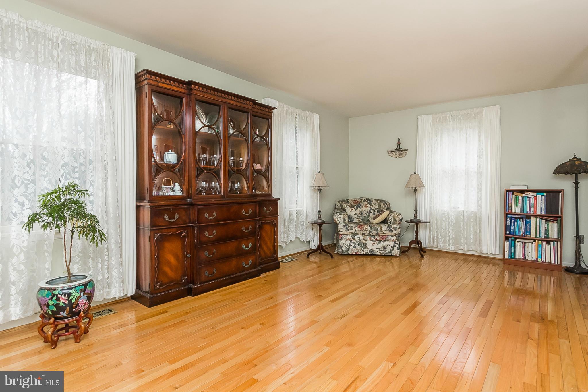 3105 Jackson Ridge Court Phoenix, MD 21131 - Photo 4 of 30 Living Room