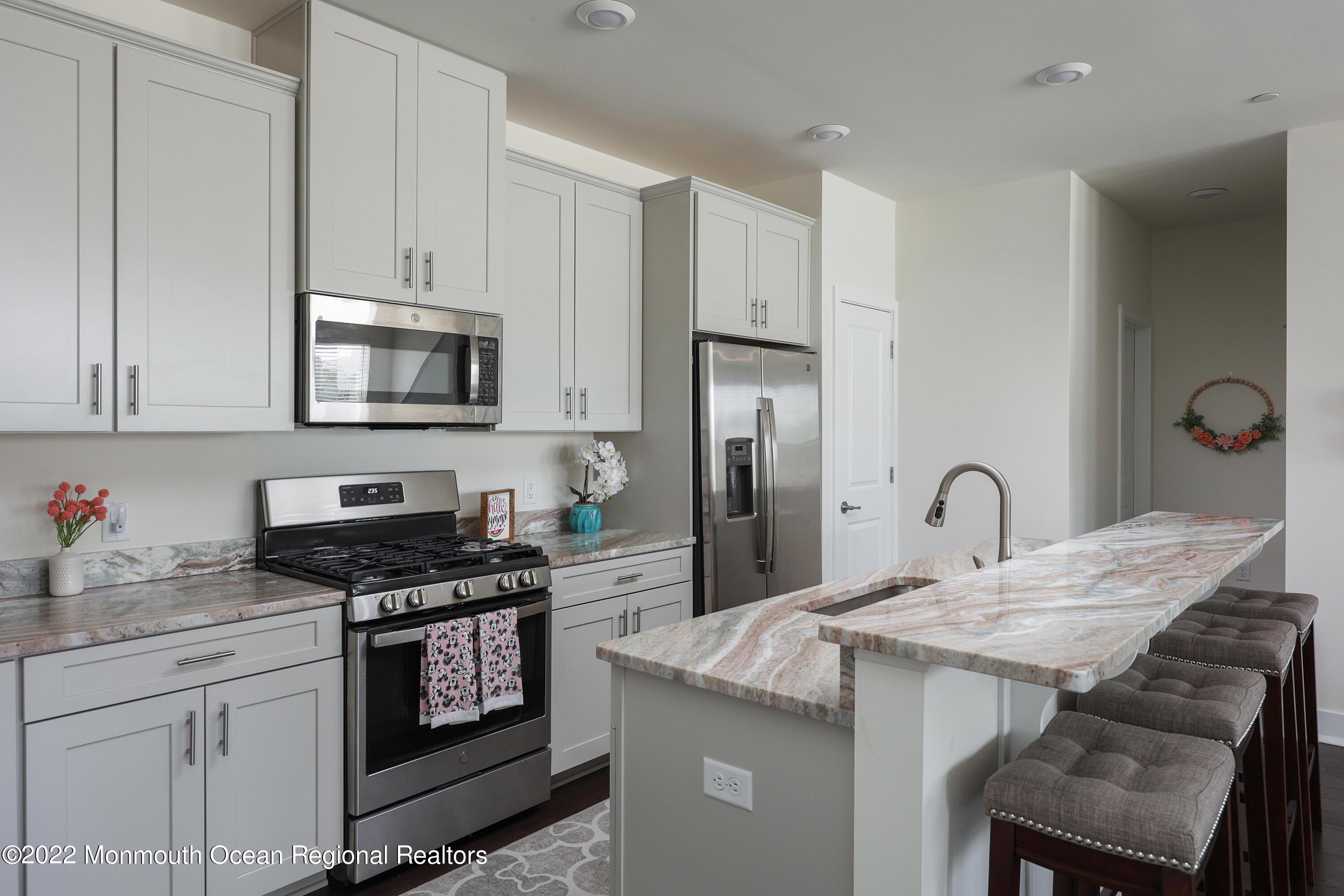 6 Midway Road South Tinton Falls, NJ 07724 - Photo 11 of 31 758A4393