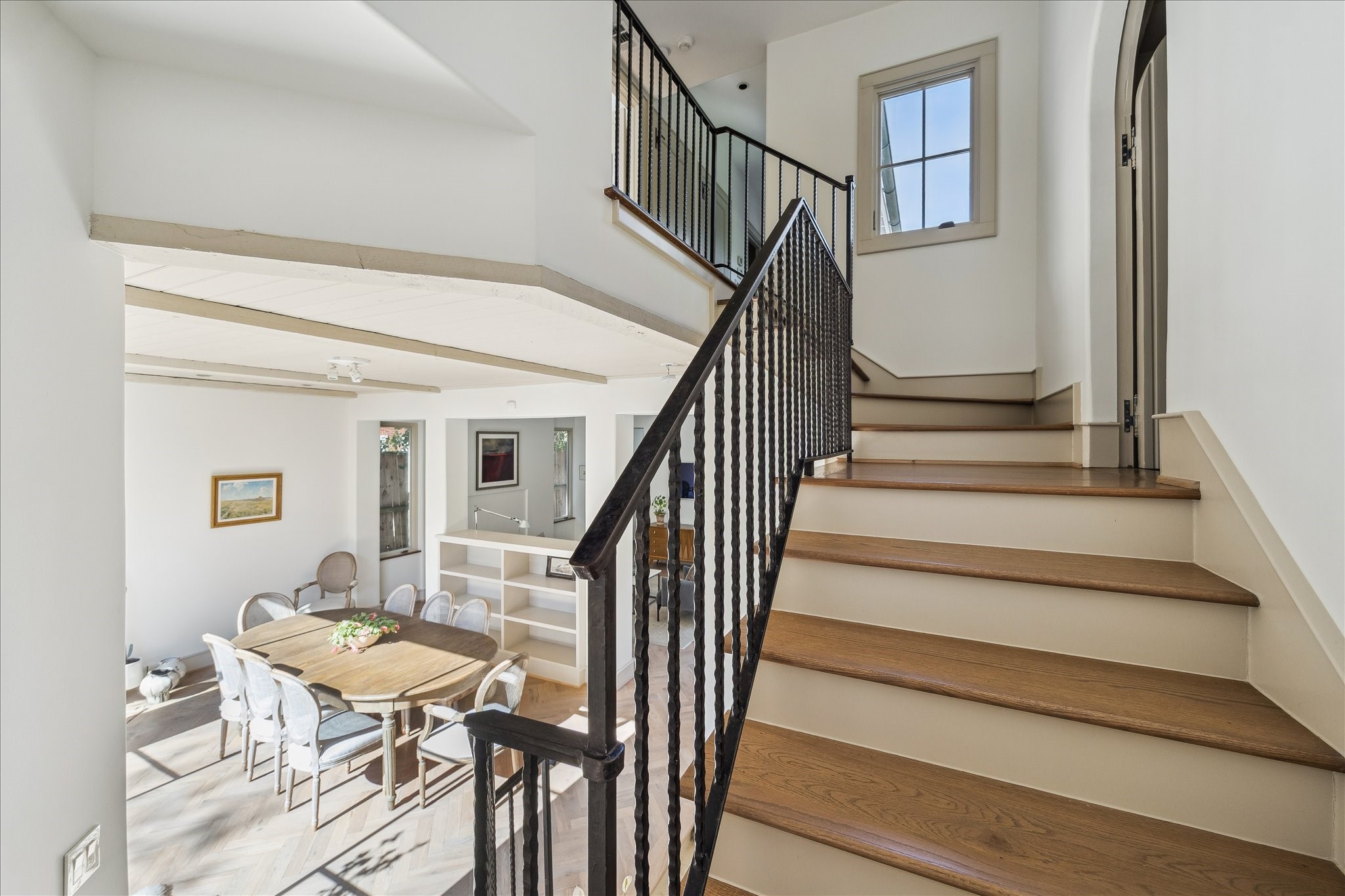 1807 Albans Road Houston, TX 77005 - Photo 18 of 39 a balcony with table and chairs