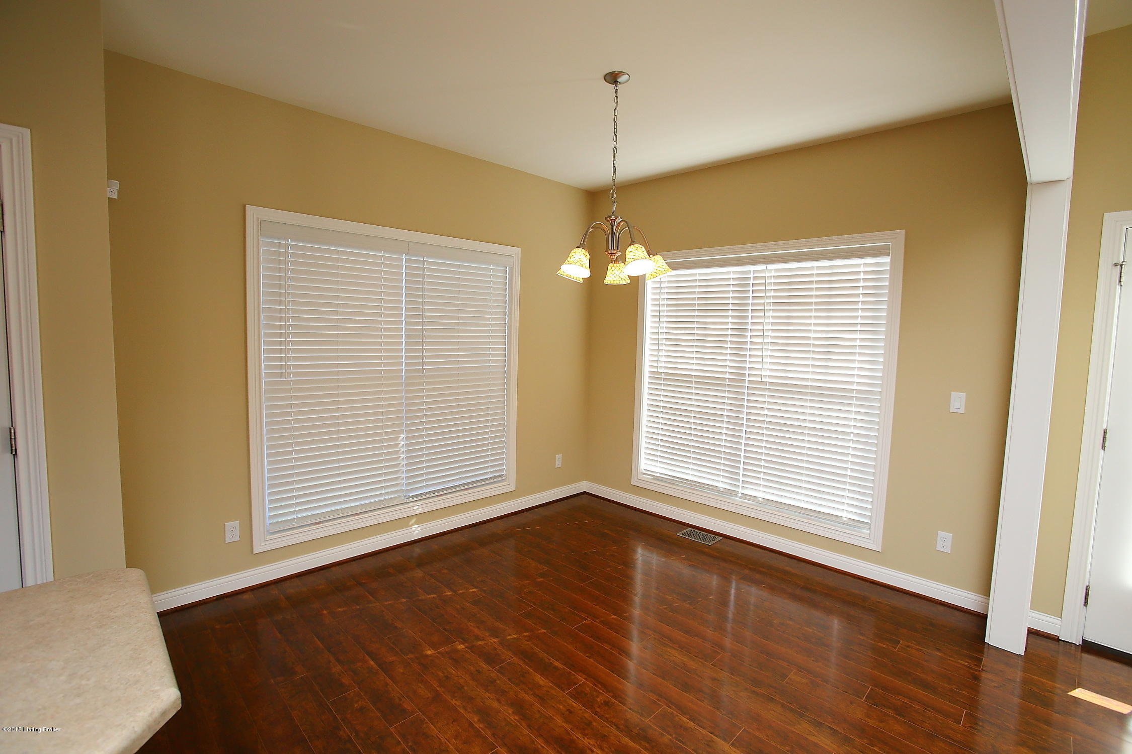 7506 Tempsclair Road Louisville, KY 40220 - Photo 15 of 36 Kitchen Dining Area