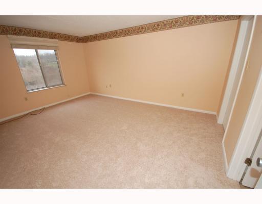 2160 Greentree Road, Unit 203 Pittsburgh, PA 15220 - Photo 7 of 14 Master Bedroom.