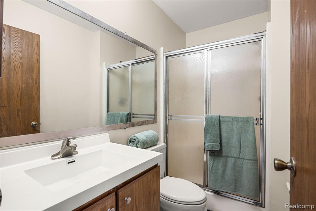 15895 Ridgebrook Path Romulus, MI 48174 - Photo 12 of 25