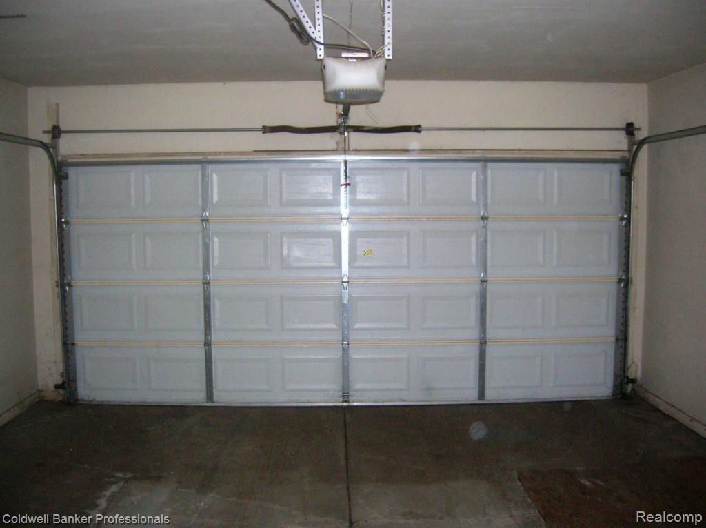 27880 Evergreen Road, Unit 19 Lathrup Village, MI 48076 - Photo 11 of 31