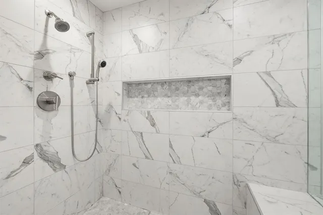 $1,800,000 | 2409 Northeast 37th Street, Fort Lauderdale, FL 33308