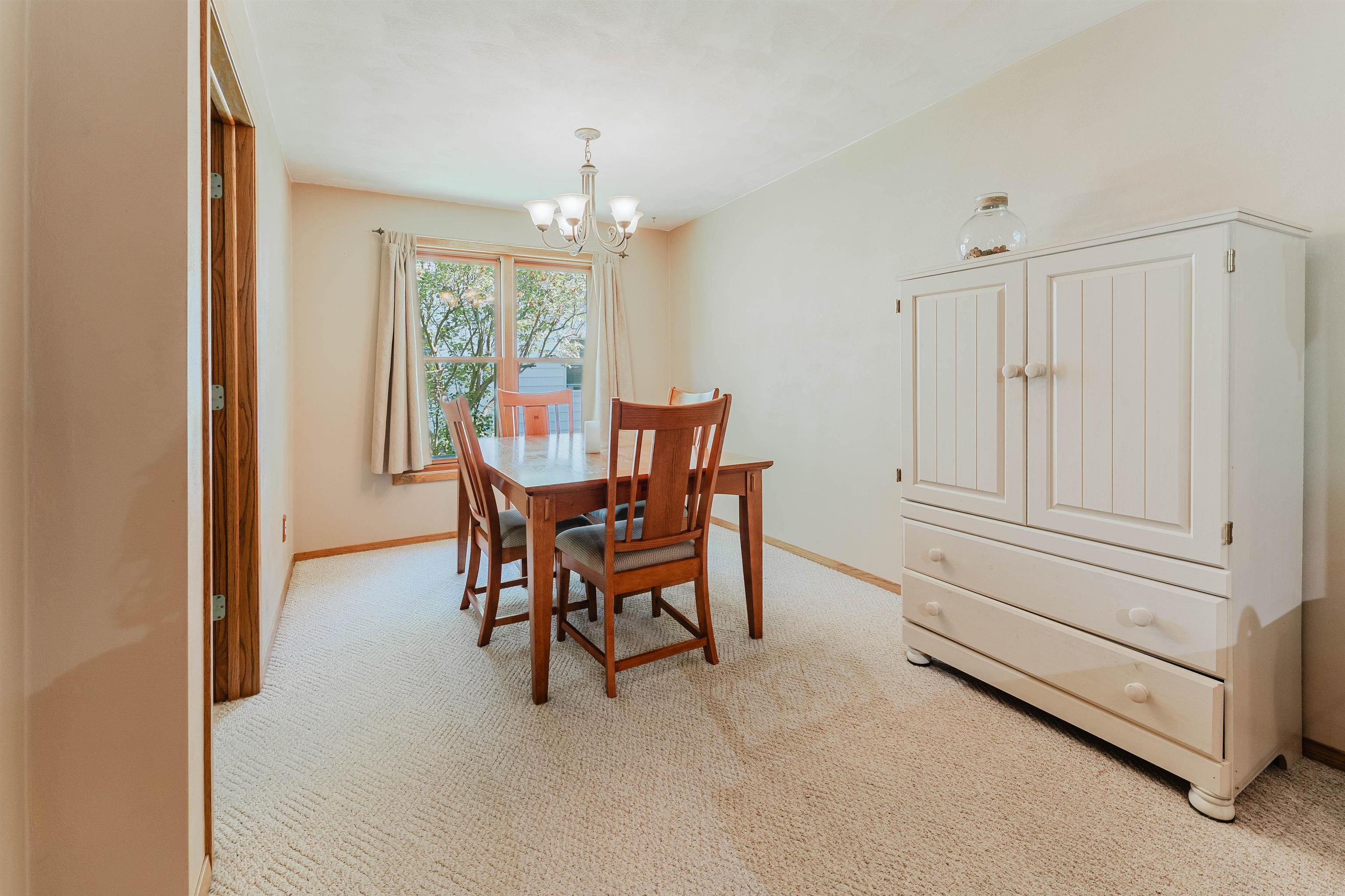 727 South Telulah Avenue Appleton, WI 54915 - Photo 13 of 33