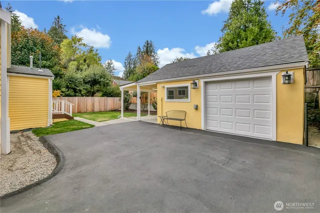 a view of a room with an empty space