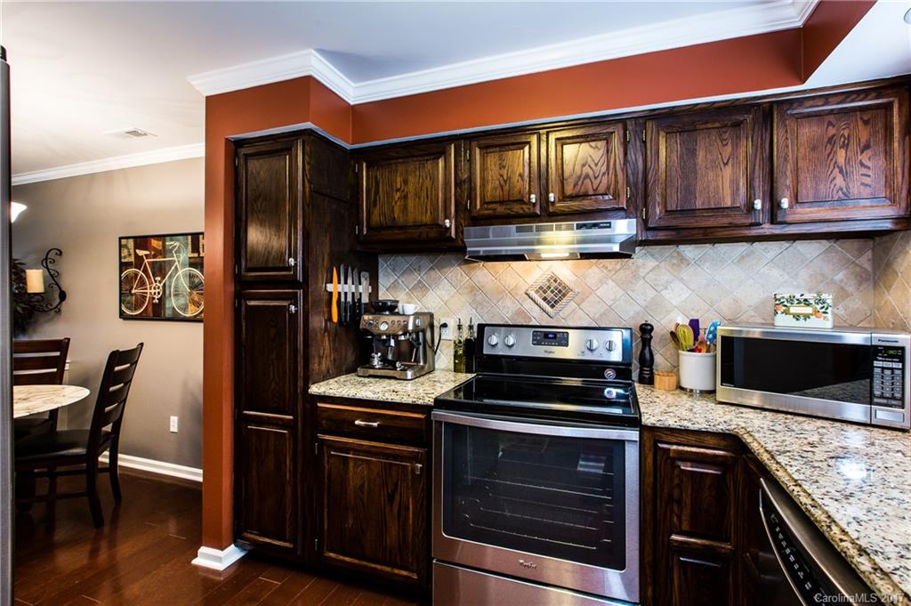 232 Queens Road, Unit 46 Charlotte, NC 28204 - Photo 3 of 10 Gallery Image 3