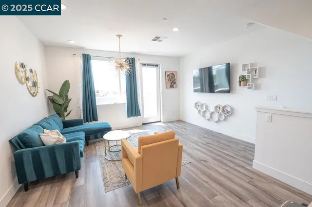 $3,995 | 9877 MacArthur Boulevard, Oakland, CA 94605