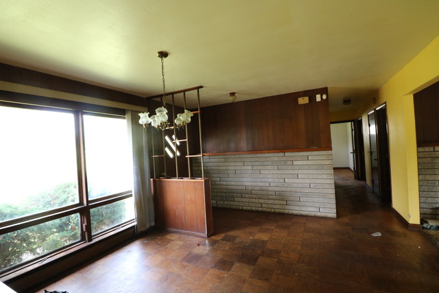 211 Old Elm Road Joliet, IL 60433 - Photo 3 of 12 a view of a storage room