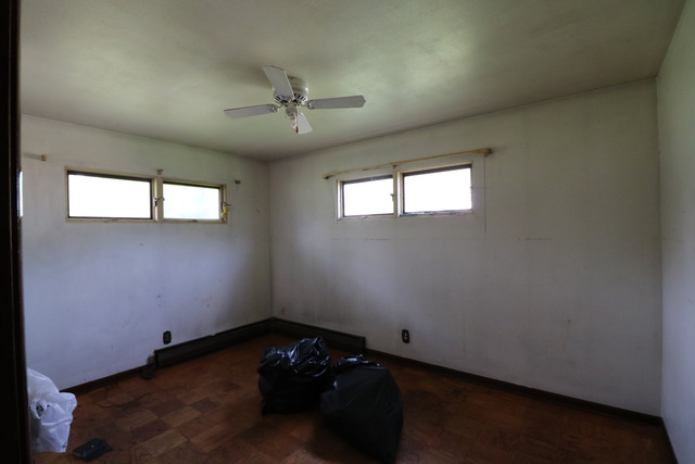 211 Old Elm Road Joliet, IL 60433 - Photo 8 of 12 a room with window and a ceiling fan