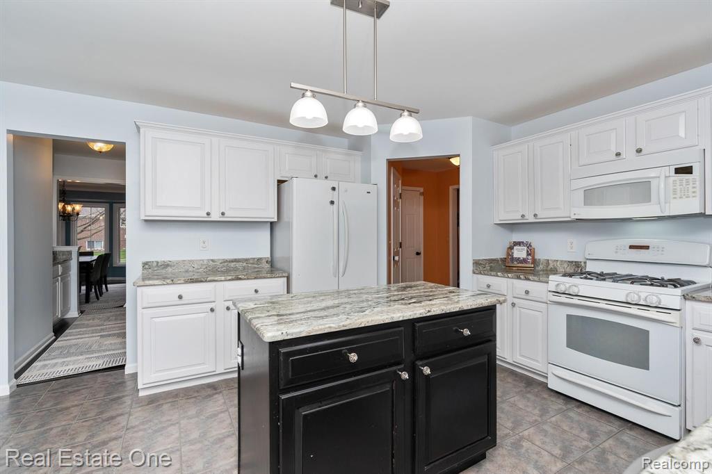 1712 Chase Drive Rochester, MI 48307 - Photo 14 of 44
