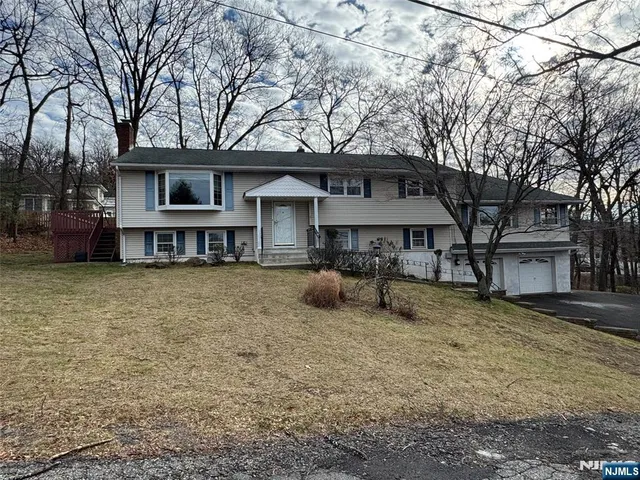 $739,900 | 1 Gray Terrace, Woodland Park, NJ 07424