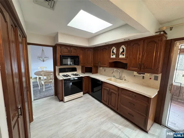 $739,900 | 1 Gray Terrace, Woodland Park, NJ 07424