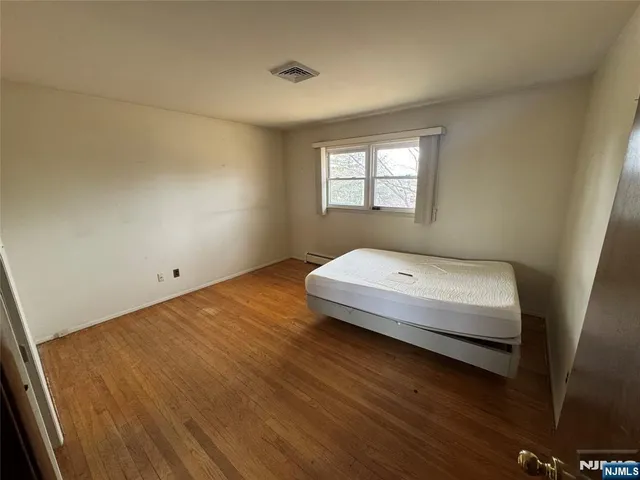 $739,900 | 1 Gray Terrace, Woodland Park, NJ 07424