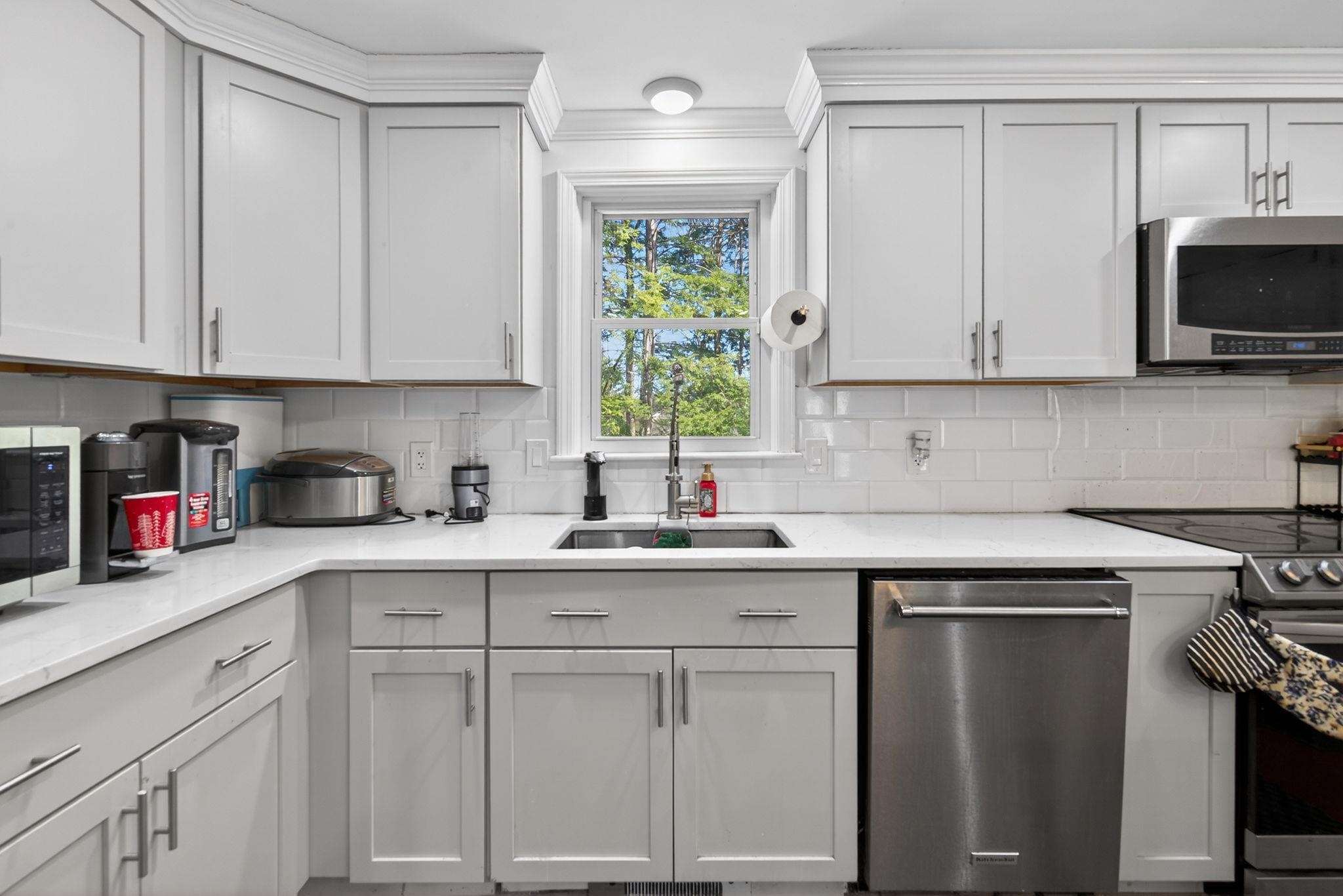 48 Nottingham Circle Lebanon, NH 03766 - Photo 9 of 55