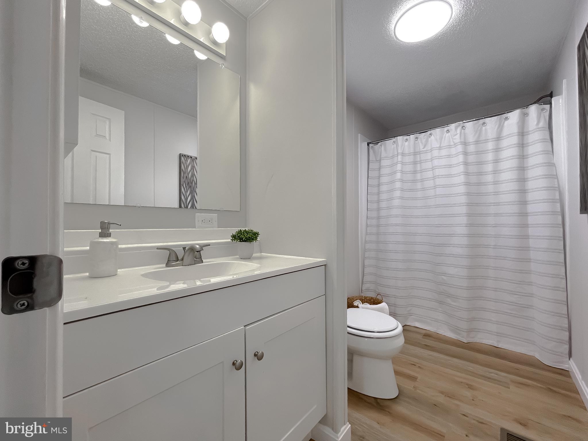 45908 South Springsteen Court California, MD 20619 - Photo 24 of 44 Large En Suite Bathroom.