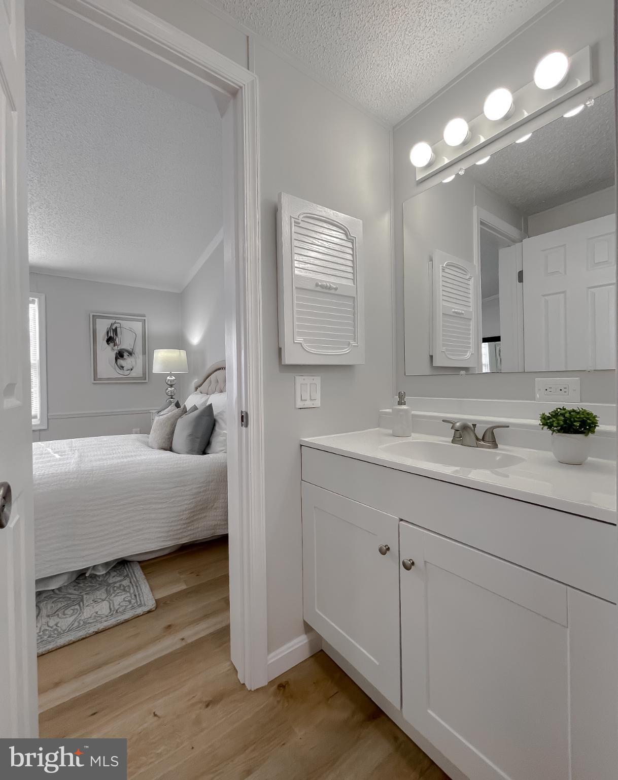 45908 South Springsteen Court California, MD 20619 - Photo 24 of 35 Large En Suite Bathroom.