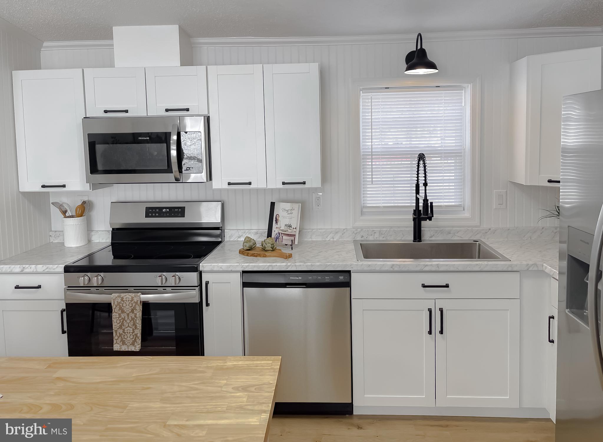 45908 South Springsteen Court California, MD 20619 - Photo 9 of 35 Bright, upgraded kitchen with brand new appliances
