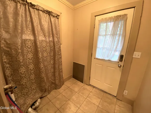 $180,000 | 31 Brunswick Avenue, Troy, NY 12180