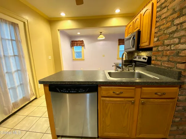 $180,000 | 31 Brunswick Avenue, Troy, NY 12180