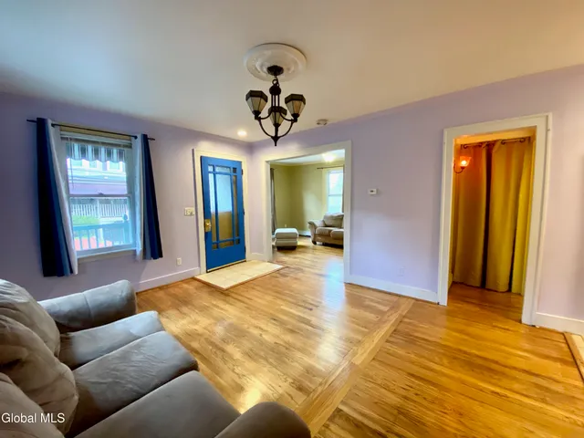 $180,000 | 31 Brunswick Avenue, Troy, NY 12180