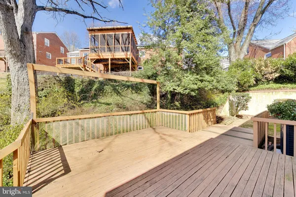 a house view with a backyard space