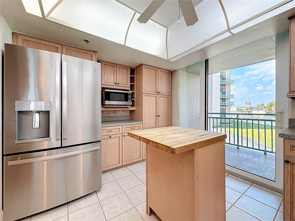 1 Key Capri, Unit 201E Treasure Island, FL 33706 - Photo 24 of 100